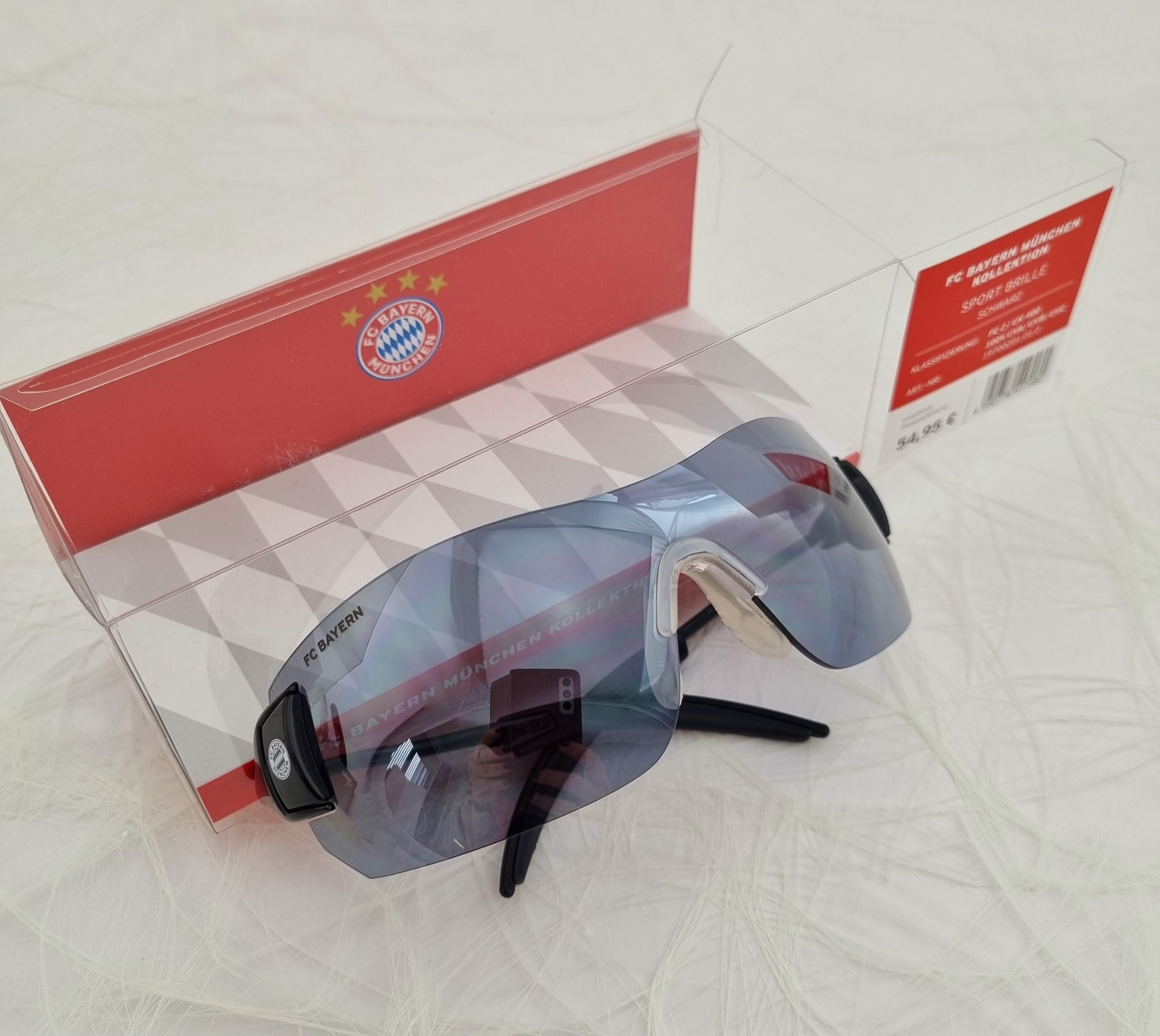 Sports sunglasses by FC Bayern München Sports sunglasses by FC Bayern München